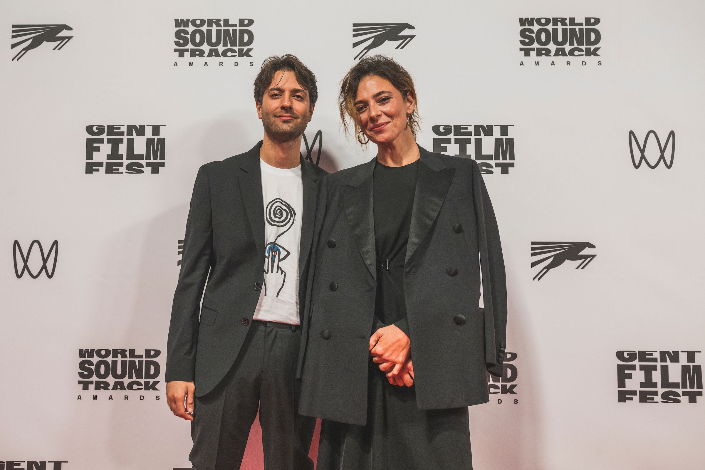 Rode loper & Q&A: L’estranea