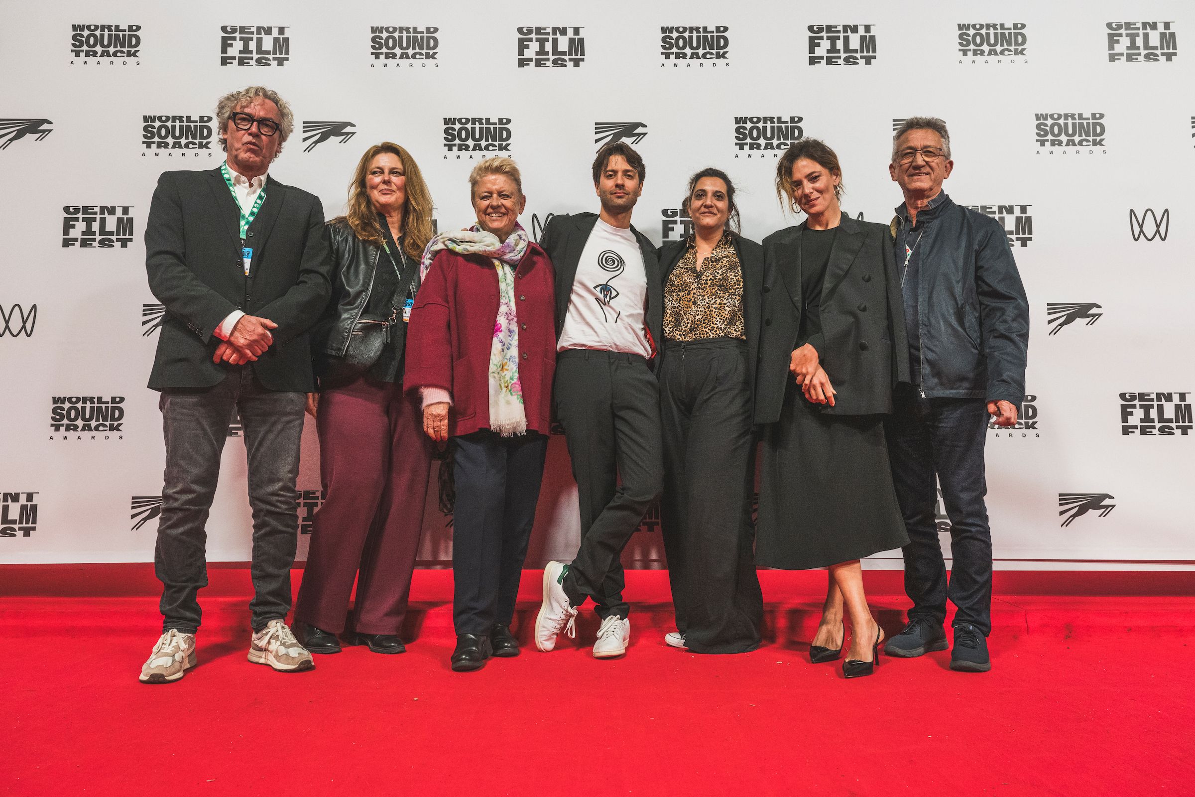 Rode loper & Q&A: L’estranea