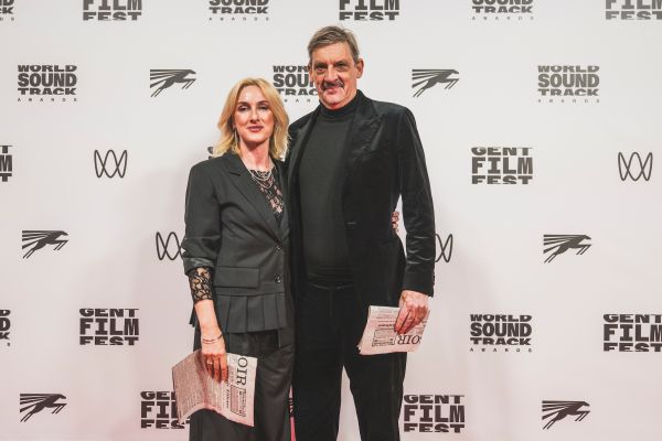 Rode loper & Q&A: I Rarely Wake Up Dreaming